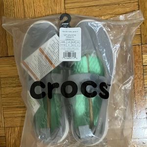 NWT Crocs Women’s Literide Mary Janes in Grey—Size 6